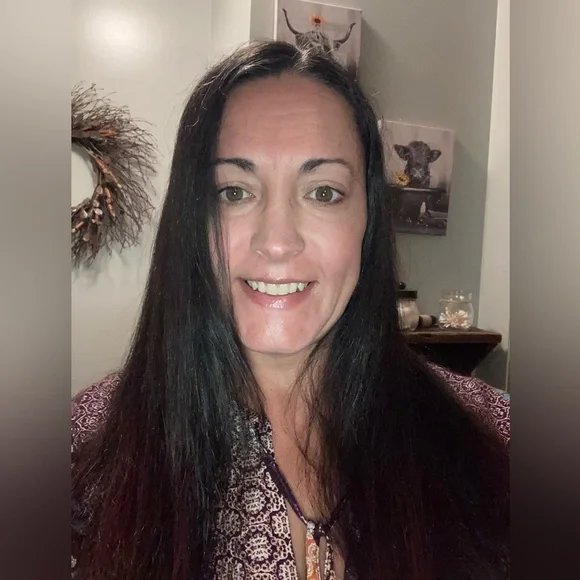 💚 Mendingheart55 is live! Let’s makes some sales! 🥰💚when I’m live -my items - Picture 1 of 15